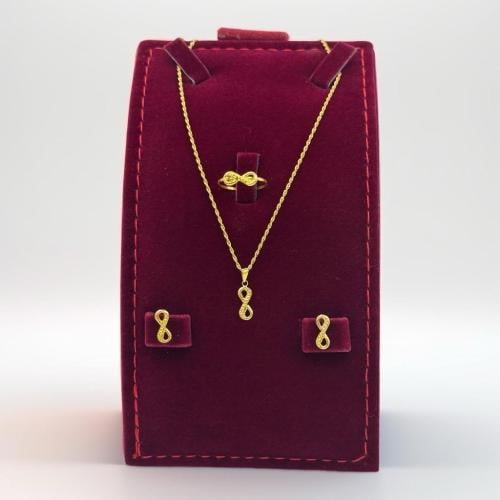 طقم ذهب عيار 18