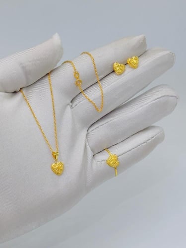 طقم ذهب عيار 18