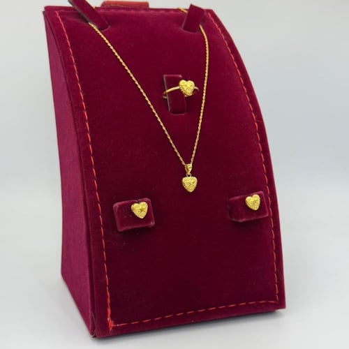 طقم ذهب عيار 18