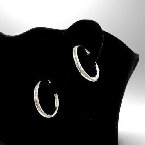 حلق ذهب ابيض عيار 18