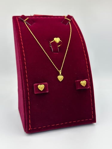 طقم قلب ذهب عيار 18