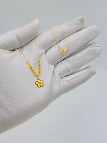 عقد وردة ذهب عيار 21