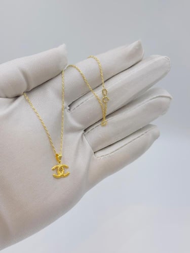 عقد ذهب عيار 18