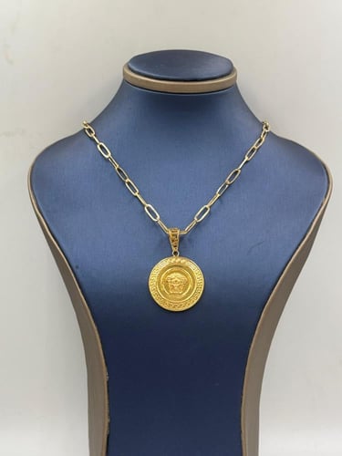 Necklaces VERSACE 18K - سلسال وتعليقة فرزاتشي عيار...