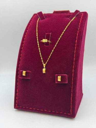 طقم ذهب عيار 18