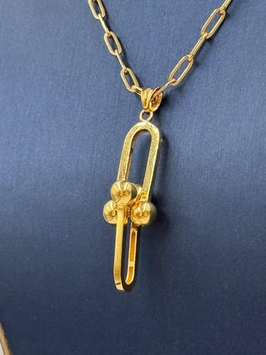 سلسال وتعليقة تصميم عالمي ذهب عيار 18