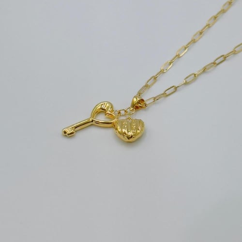 عقد ذهب عيار 18