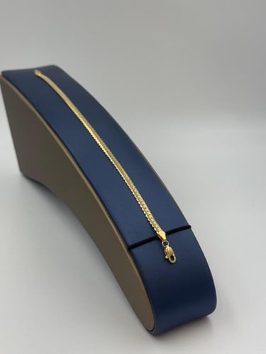 اسوارة ذهب عيار 18