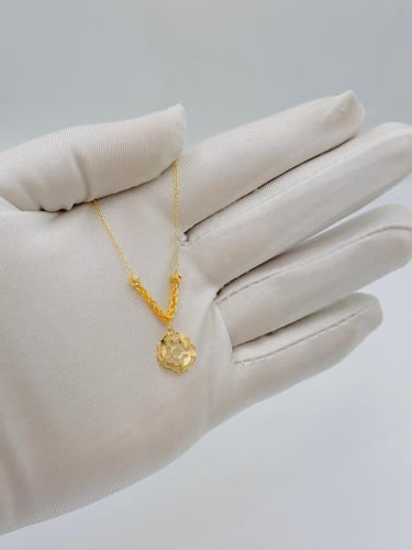 عقد ذهب عيار 21