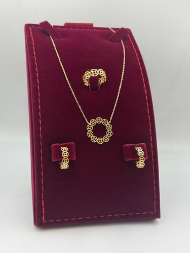 طقم ذهب عيار 18