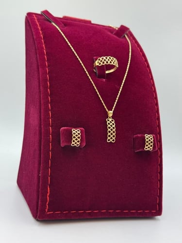 طقم ذهب عيار 18