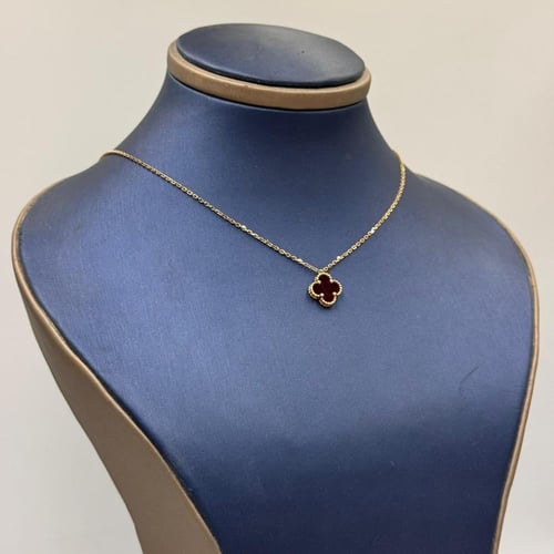 عقد تصميم عالمي ذهب عيار 18