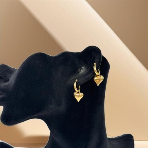 حلق قلب ذهب عيار 18