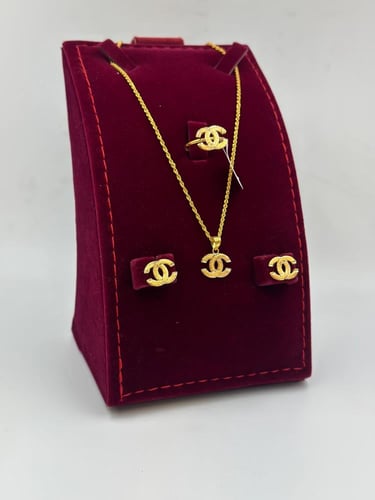 طقم ذهب عيار 18