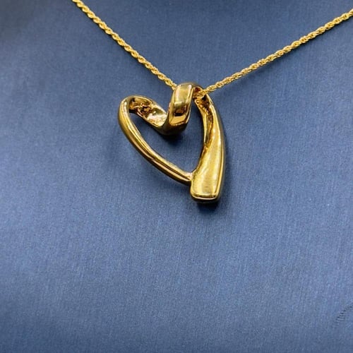 عقد قلب ذهب عيار 18