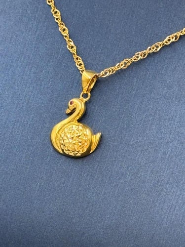 عقد ذهب عيار 18