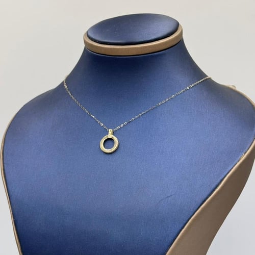 عقد ذهب عيار 18