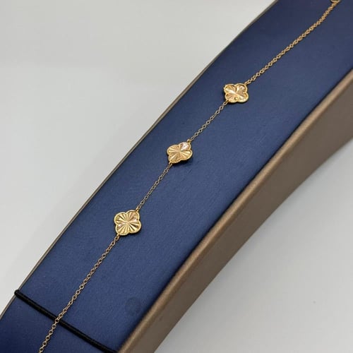 اسوارة وردة ذهب عيار 21