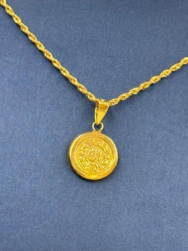 عقد ذهب عيار 18