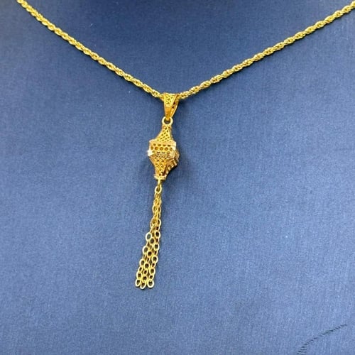 عقد ذهب عيار 21