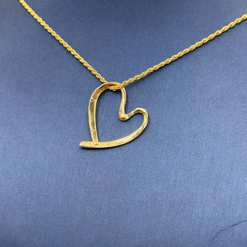 عقد قلب ذهب عيار 18