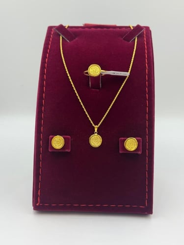 طقم ذهب عيار 18