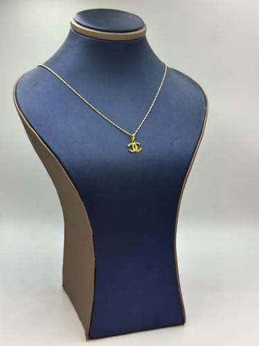 عقد ذهب عيار 18