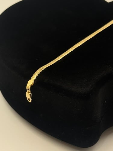 اسوارة ذهب عيار 18