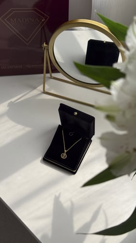 sعقد ذهب عيار 18