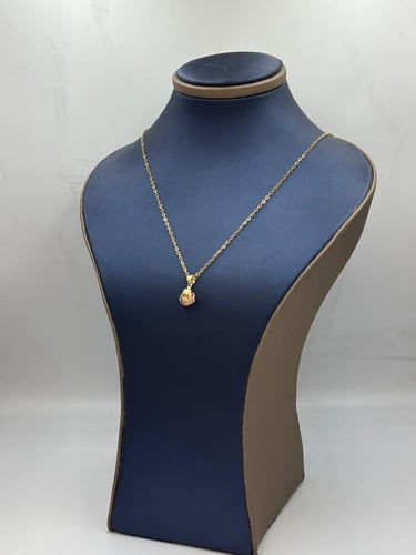 عقد ذهب عيار 18