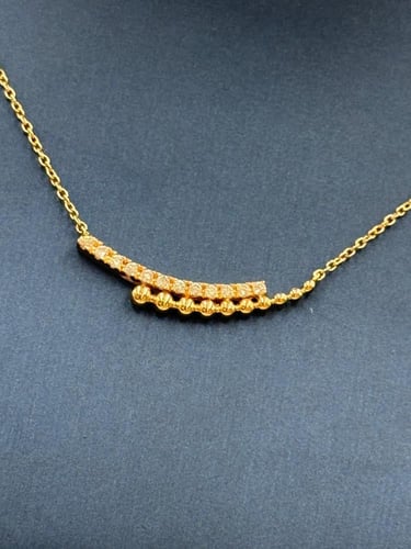 عقد الماس عيار 18