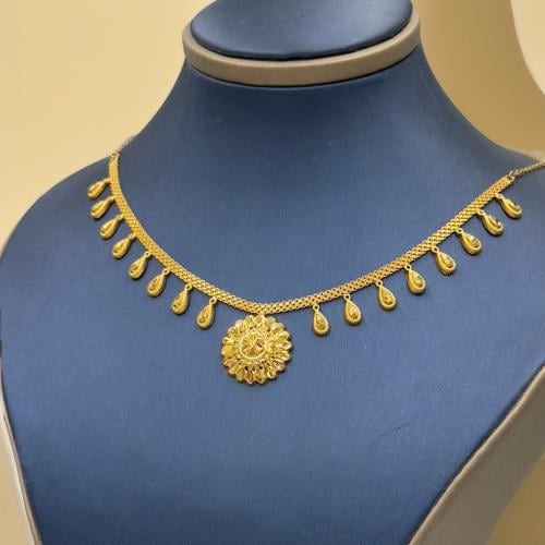 عقد ياسمينة جابر ذهب عيار 21