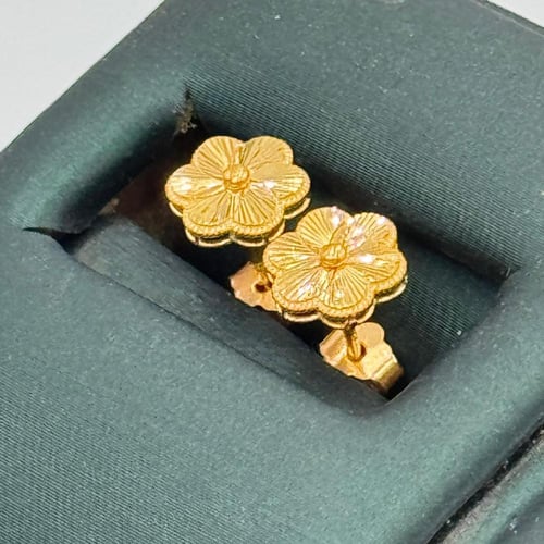 حلق وردة ذهب عيار 21