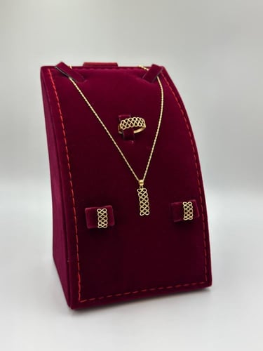 طقم ذهب عيار 18