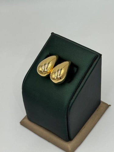 حلق بتصميم عالمي ذهب عيار 18