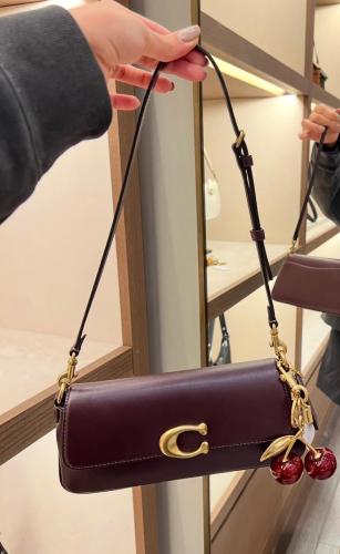 Jet Shoulder Bag