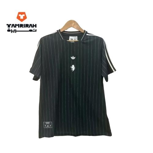 قميص يوفنتوس كلاسيكي مخطط أسود 2026