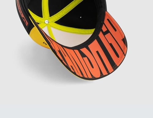 كاب فورميلا وان اصفر واسود