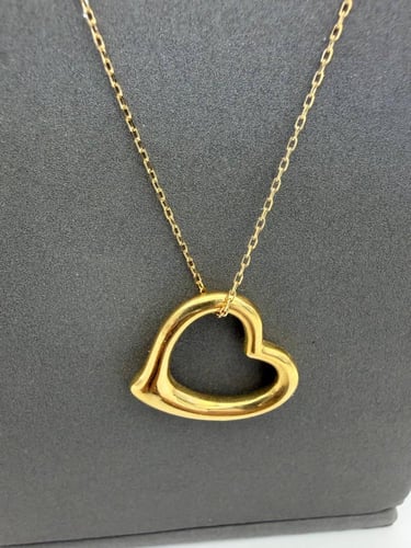 عقد ذهب عيار 18