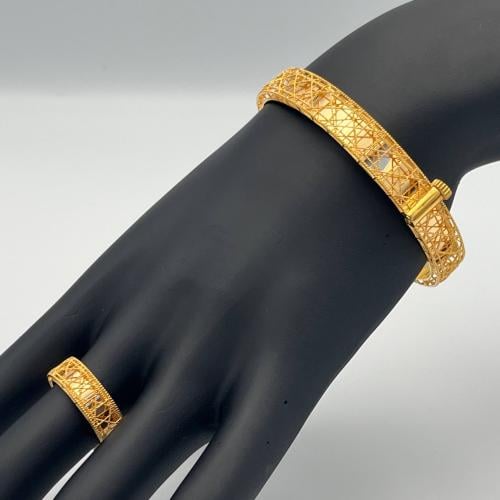 اسوارة ديور مع خاتم ذهب عيار 21