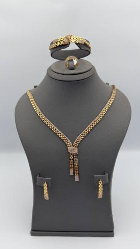 طقم ذهب عيار 18