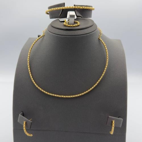 طقم ذهب عيار 18