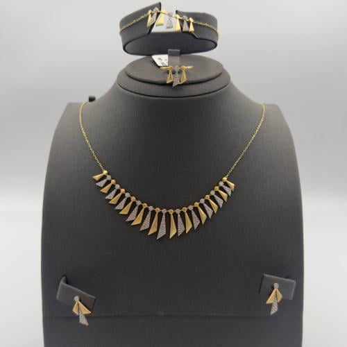 طقم ذهب عيار 18
