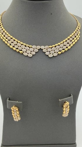 طقم ذهب عيار 18