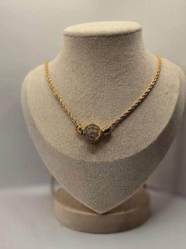 سلسال مبروم ذهبي بواسطة دائرية