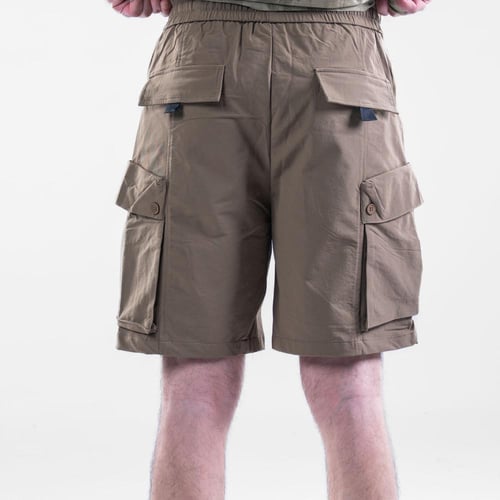 شورت كارجو باراشوت بجيوب متعددة عمليه وعصرية بلون...