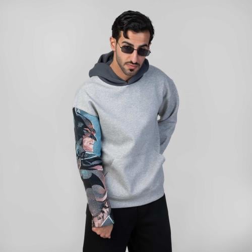 هودي مع كاب رمادي غامق اوفر سايز الكم الايمن انمى...