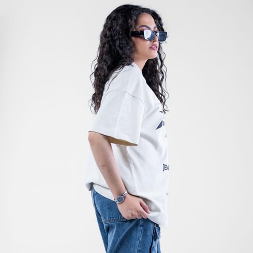 تيشيرت بطبعات وألوان شبابيه - ابيض كريمي