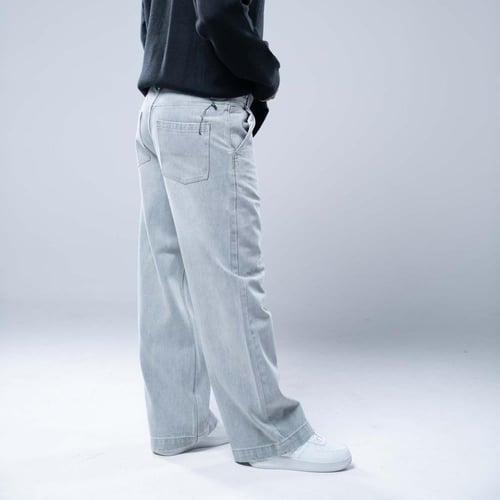 بنطلون جينز واسع أوفرسايز بخصر ثابت وقصة ساق مستقي...