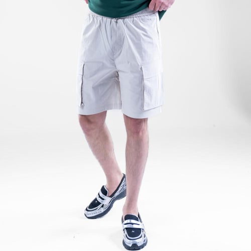 شورت برشوت كارجوا بتصميم واسع وجيوب متعددة باللون...